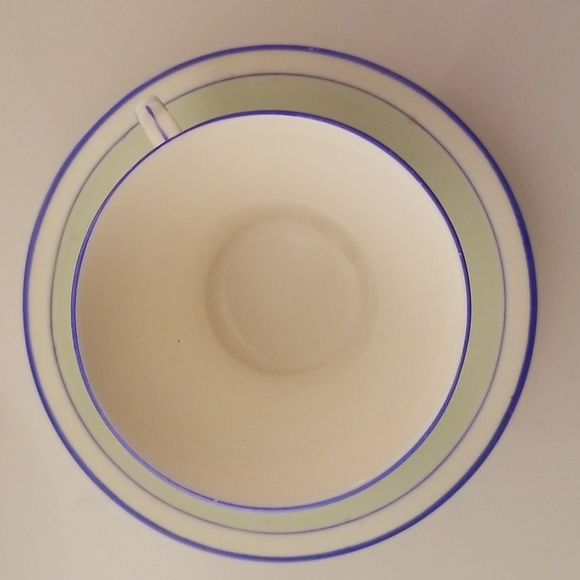 1930s Vintage Royal Albert Art Deco Teacup and Saucer Set - Picture 3 of 17